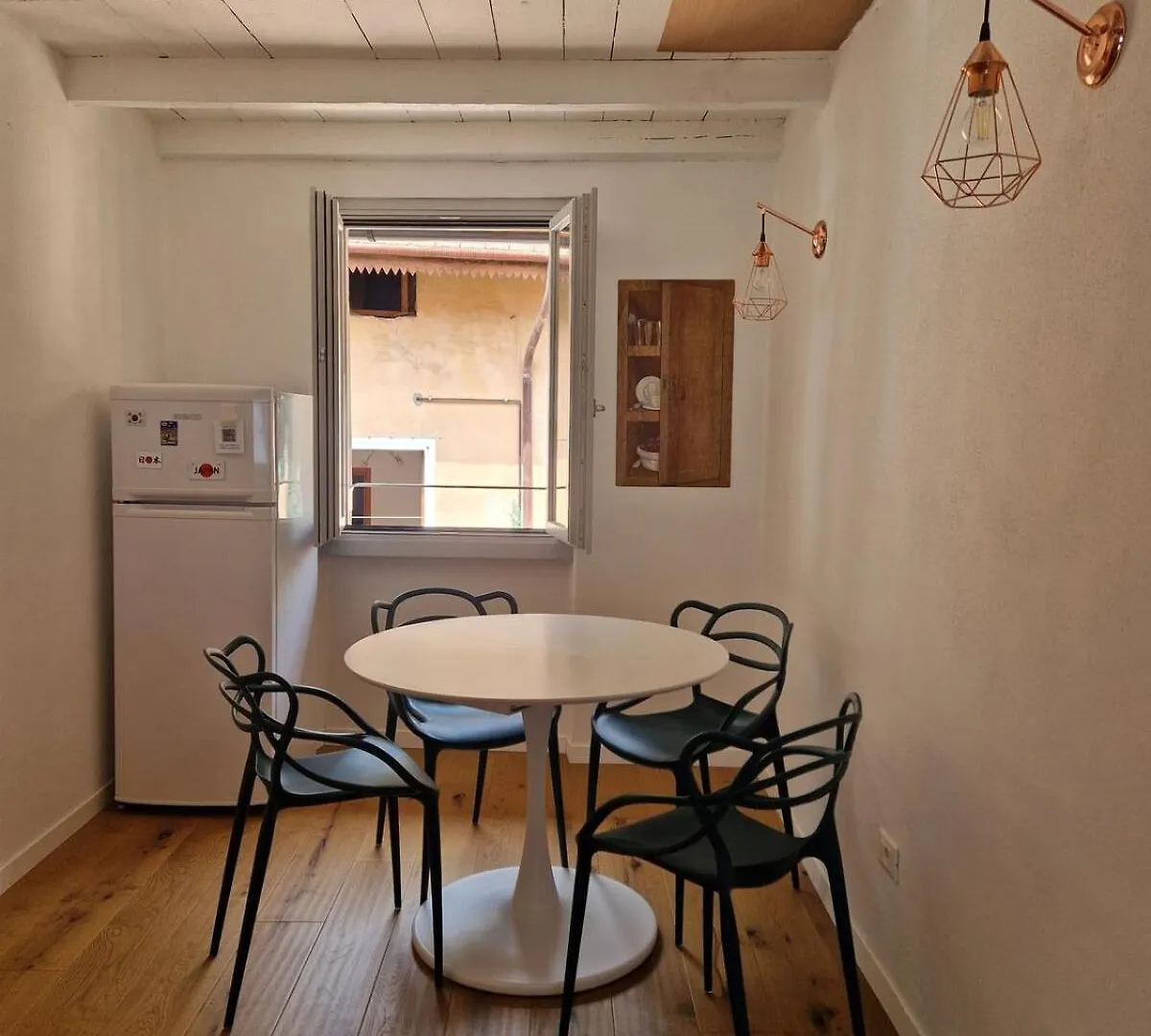 Appartement Da Mirella Apri La Finestra E Innamorati Del Lago! Colonno